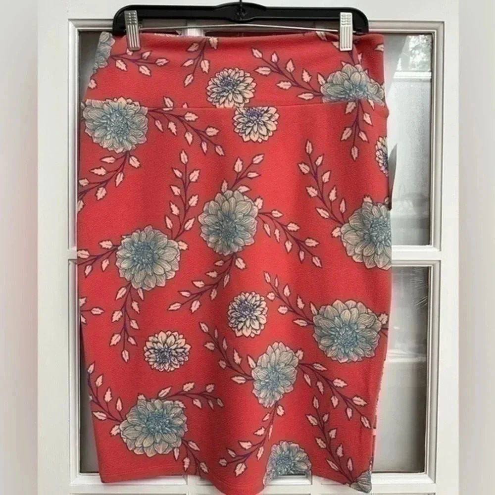 LuLaRoe | Cassie Vintage Coral Floral Pencil Skirt Size L Large NWT
